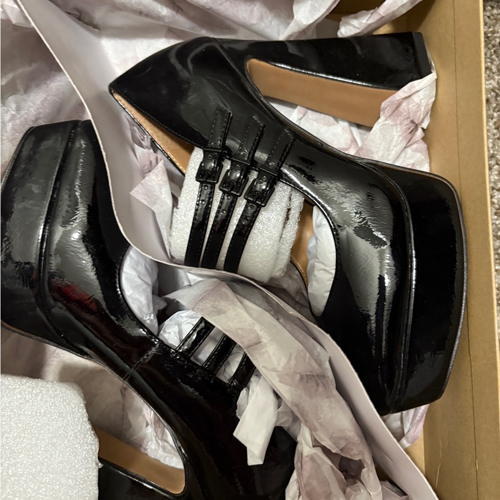 Jessica Simpson Darena Strappy Pump